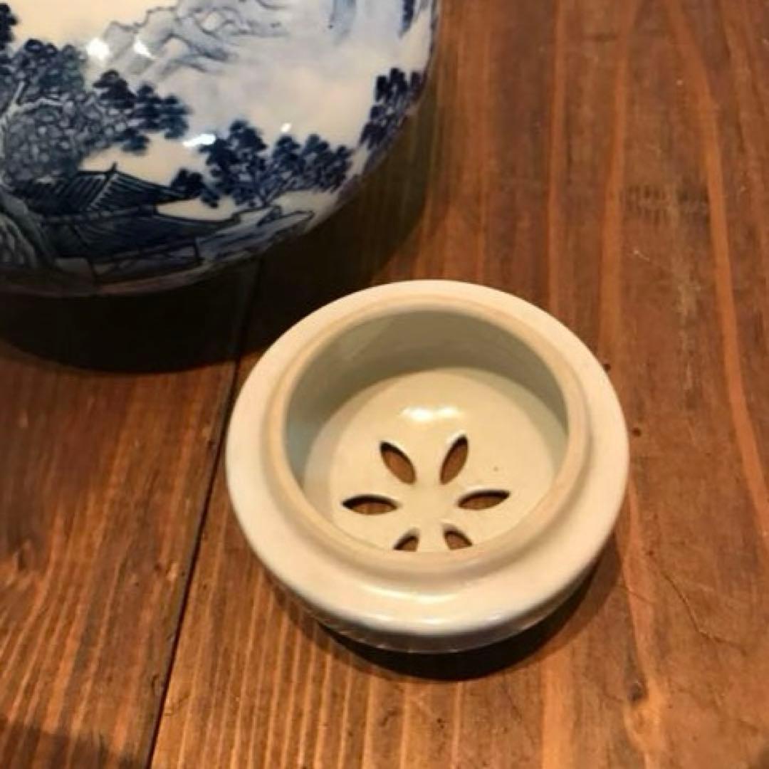 美品　有田焼　花舟　三脚　香炉　染付の山水画が素敵な　蓋まで丁寧に描かれています