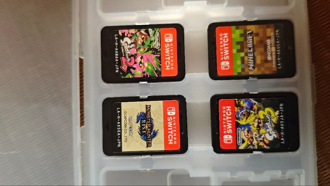 Switch ソフト４枚セット マイクラ、スプラ３＆２、モンハンライズ