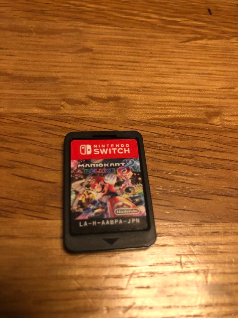 任天堂Switch 本体　マリオカート8 デラックス