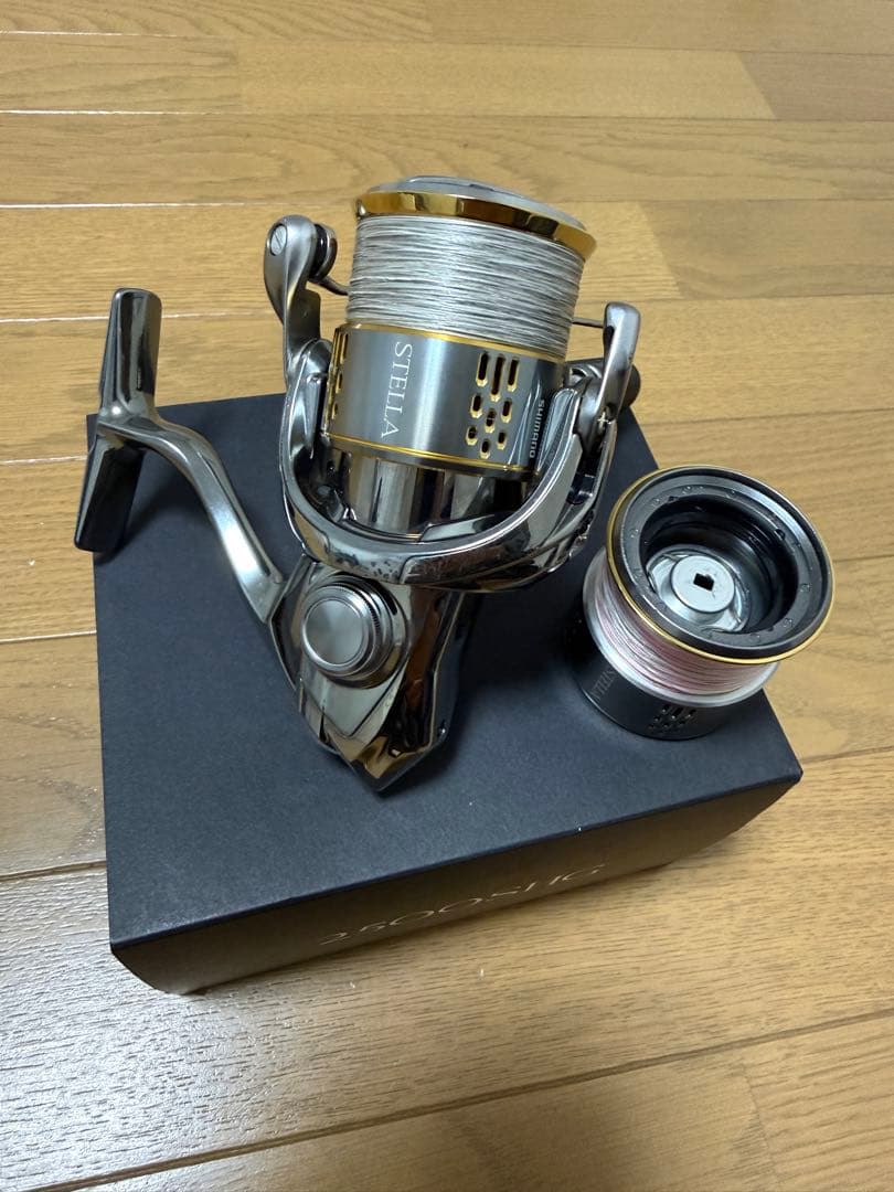 18ステラ　2500SHG スピニングリール　替えスプール付
