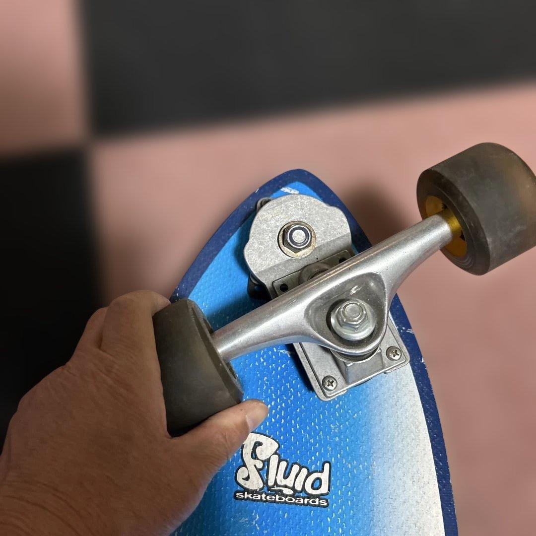 Fluid skateboards スラローム　サーフィントレーニング