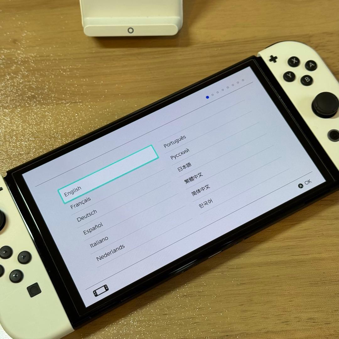 7-135【美品】Switch 本体 有機EL Joy-Con ホワイト 箱付き