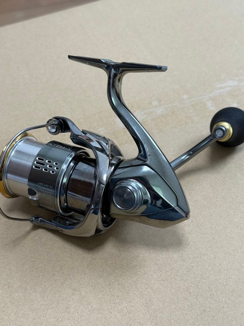 STELLA 2500S スピニングリール
