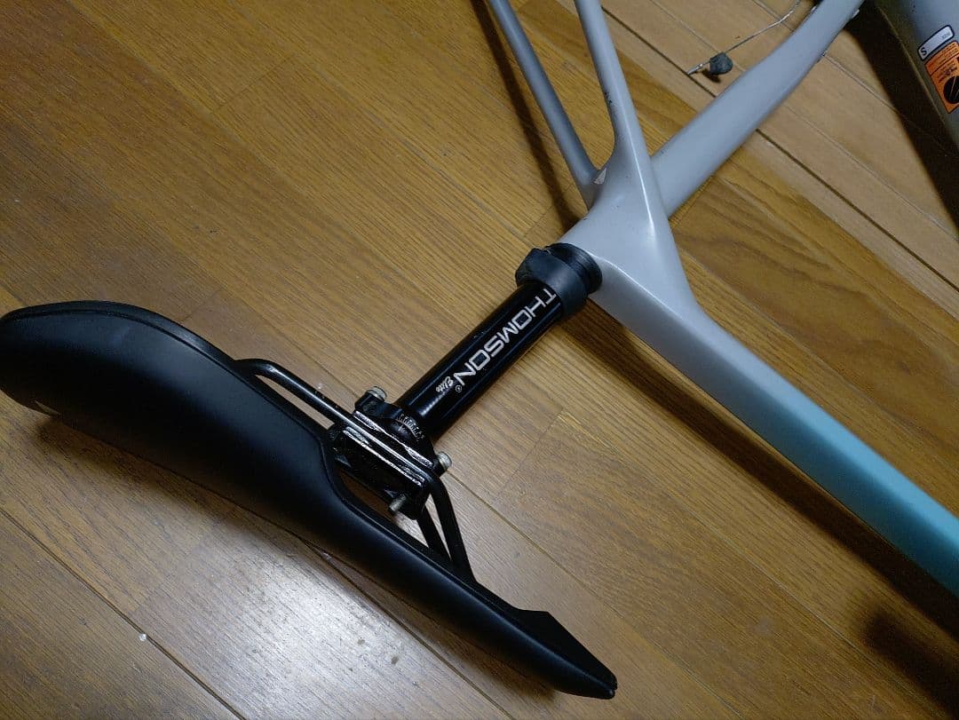 明日21:00まで専用です。 購入お控え下さい。Road lite CF8