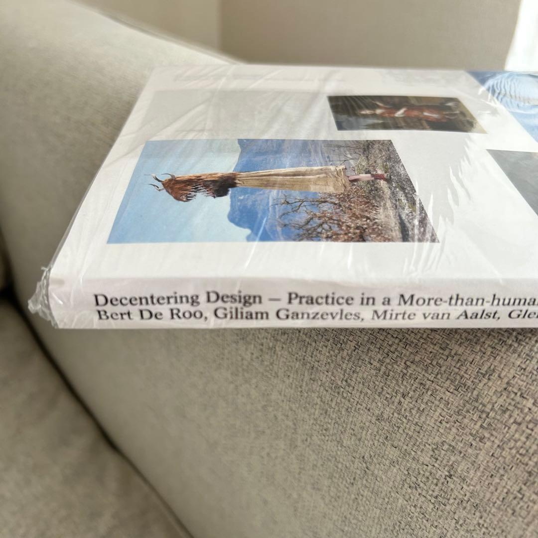 洋書 Decentering design