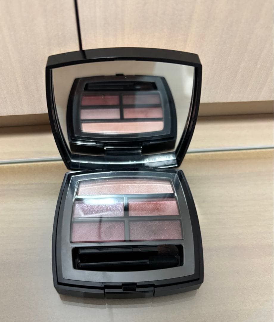 CHANEL レベージュパレットルガール