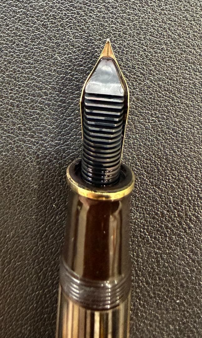 コズ 極美品 希少 ペリカンM800 茶縞 万年筆 ニブEF