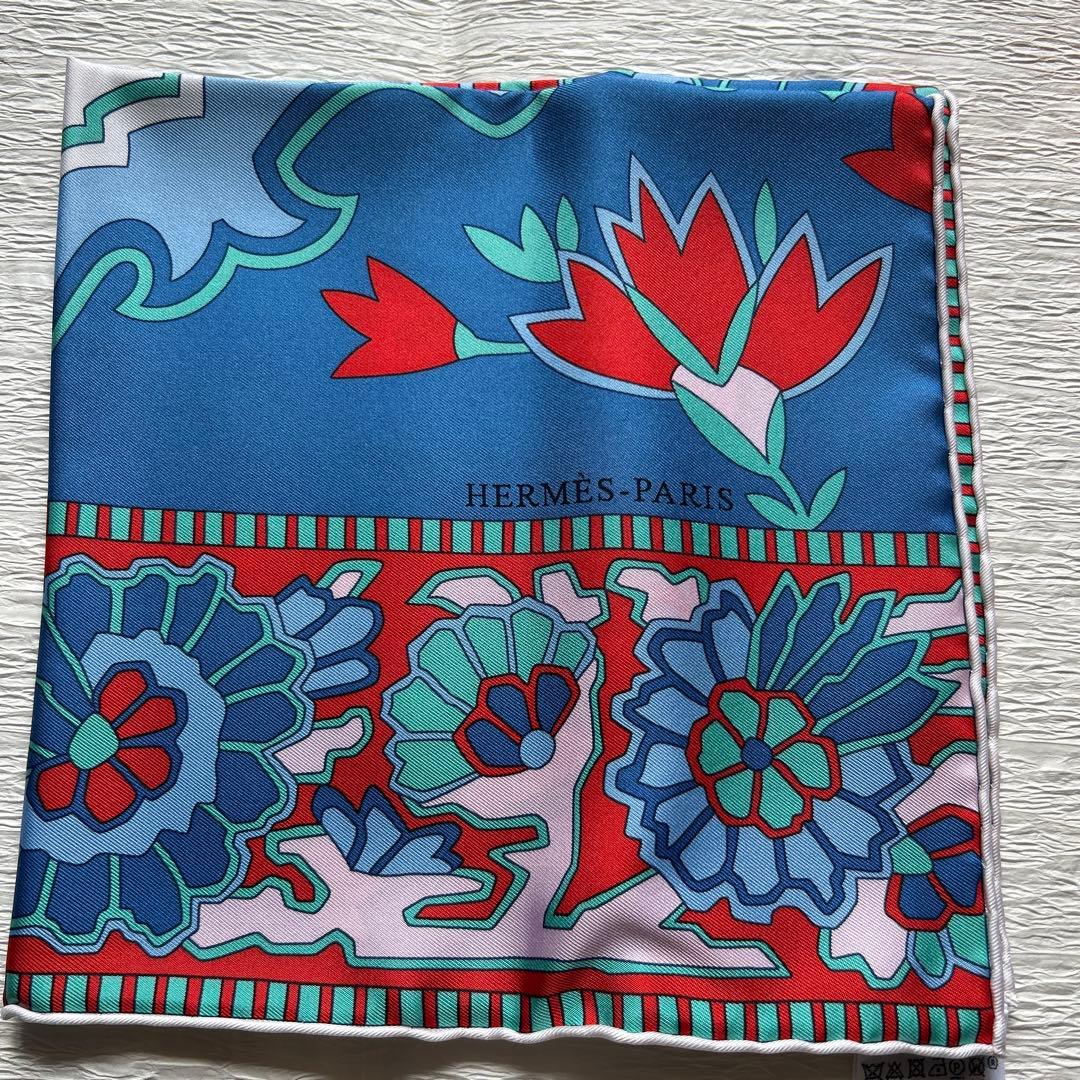 HERMES シルクスカーフ 花柄