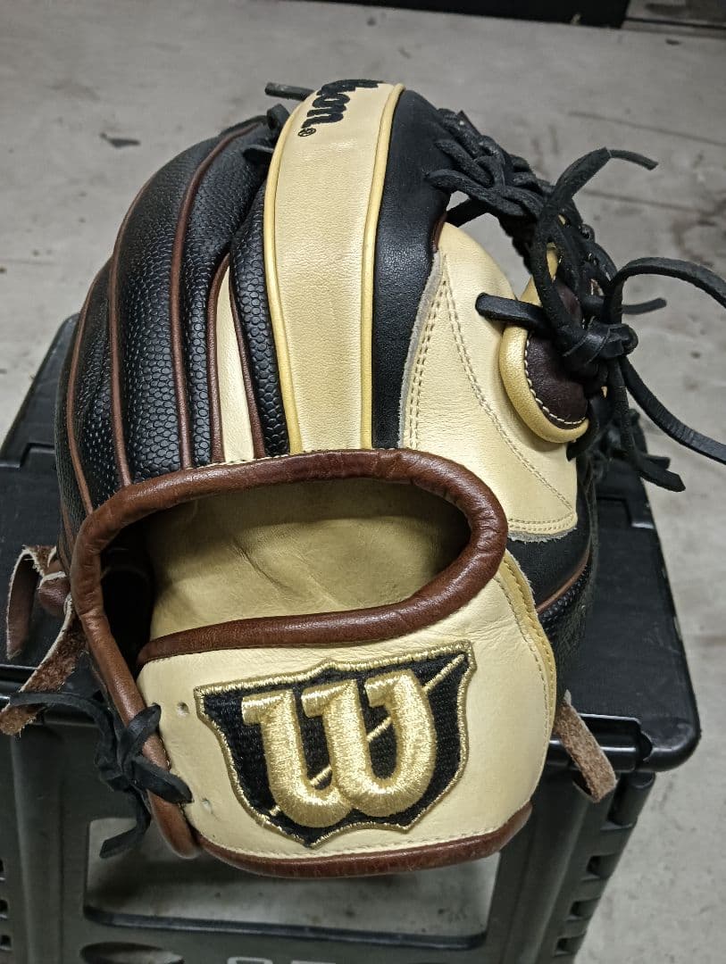 Wilson ワナビーヒーロー軟式用グローブ 黒/ベージュ