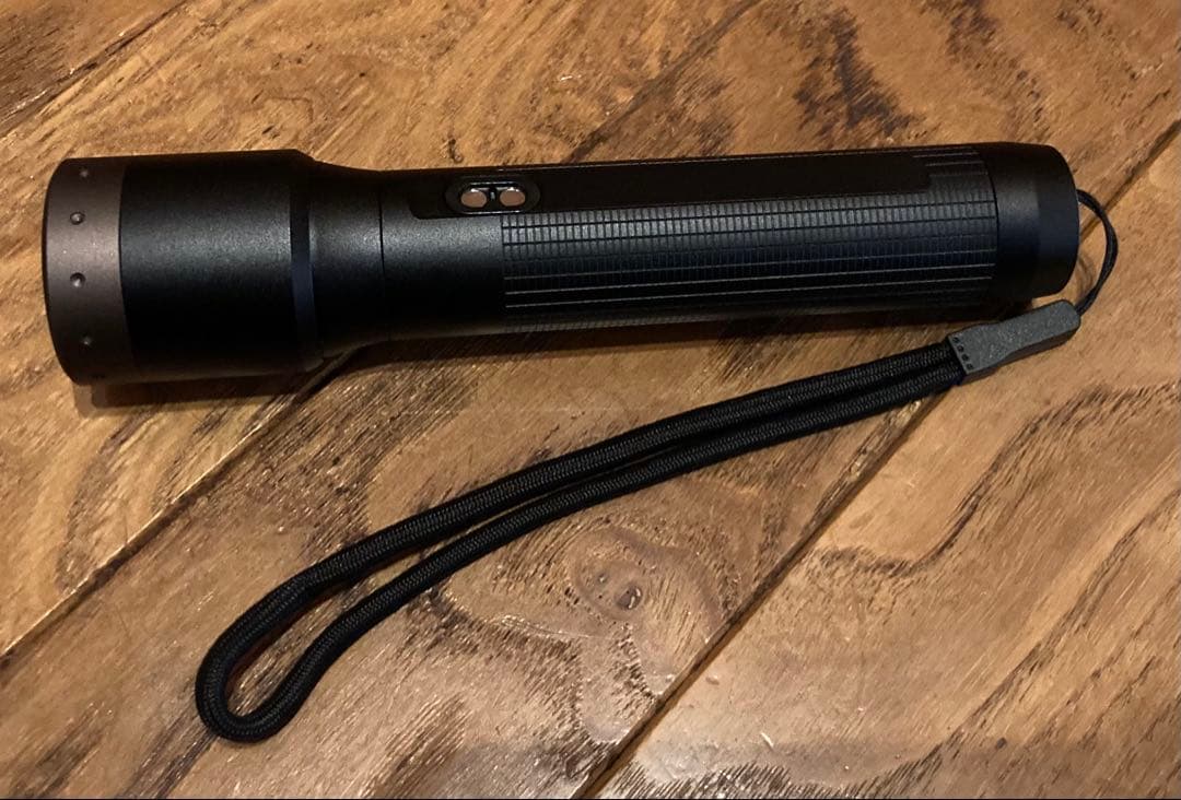 LEDLENSER P7R Core 懐中電灯 レッドレンザー LED