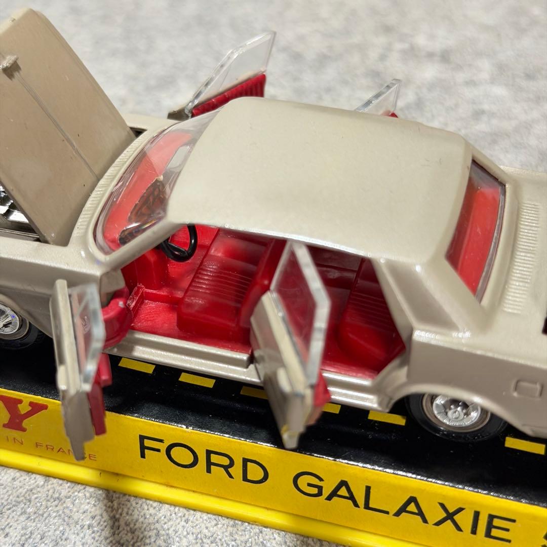 DINKY TOYS FORD GALAXIE 500 ミニカー