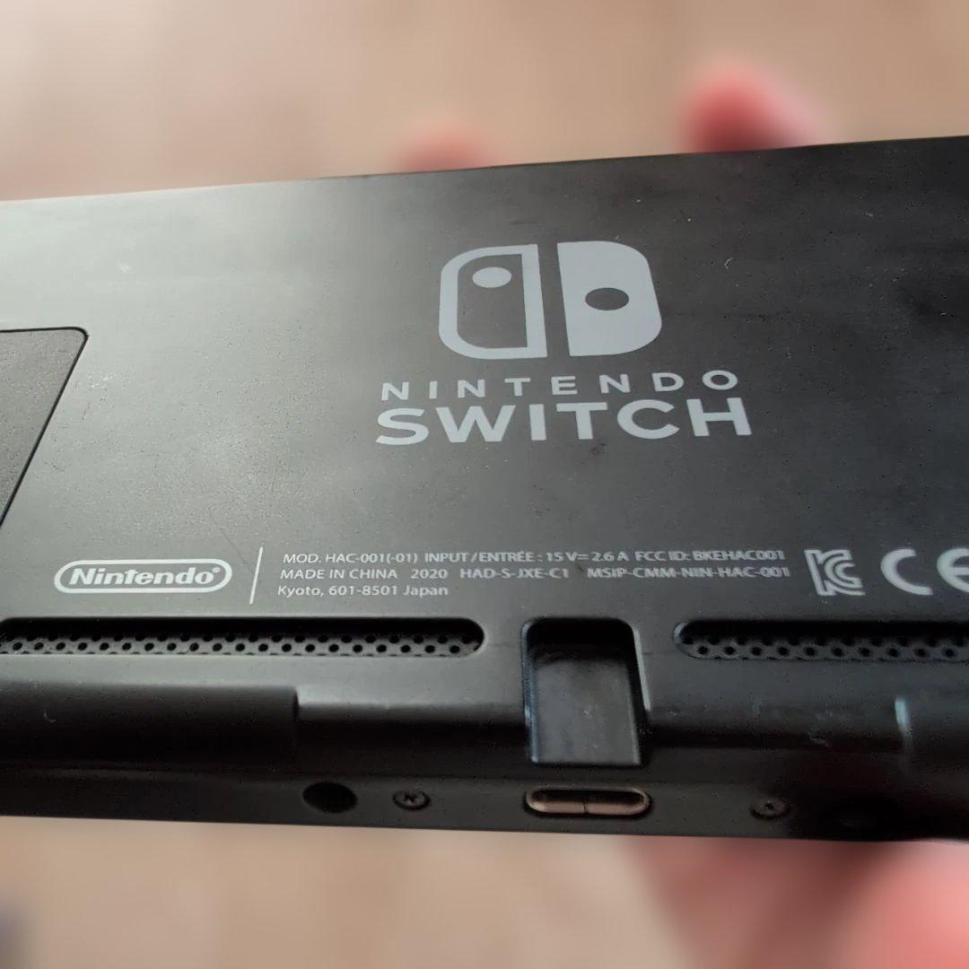 3連休限定お値下げ✨任天堂Switch 本体 スイッチ 持ち運び用ケース付き