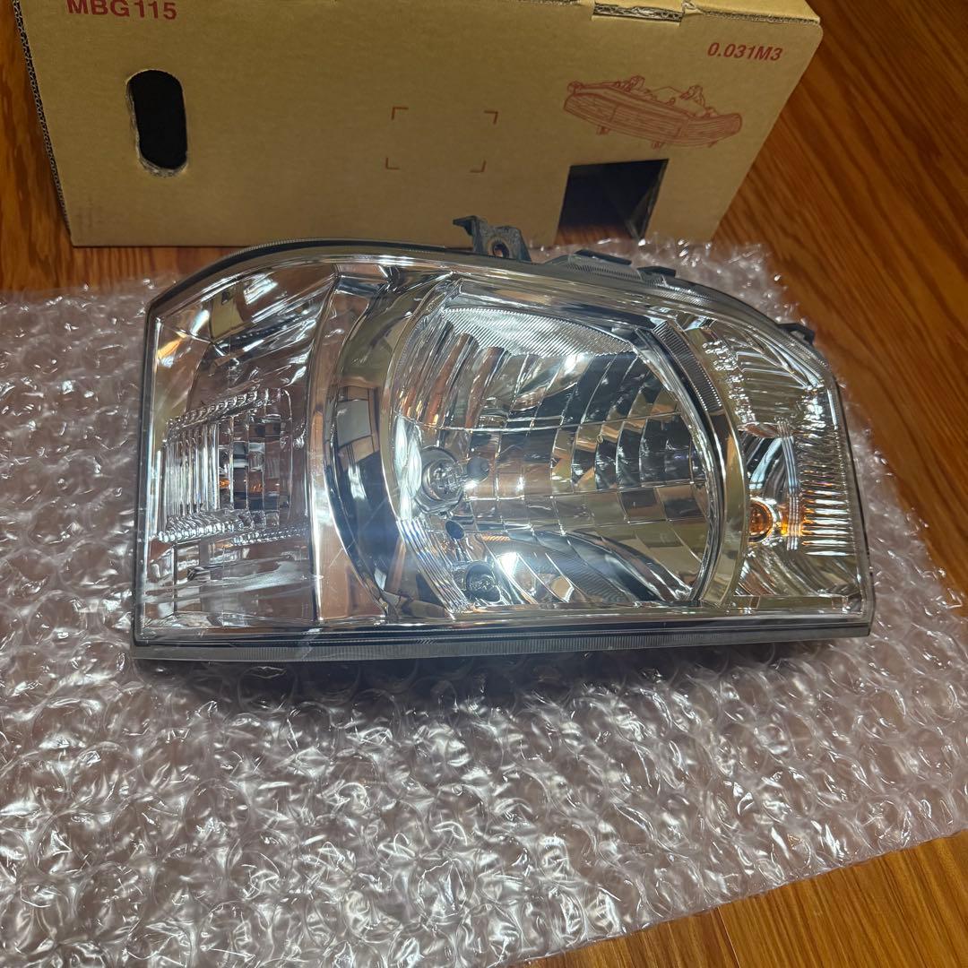 ホンダ　アクティ　右ヘッドライト　HA8 HA9