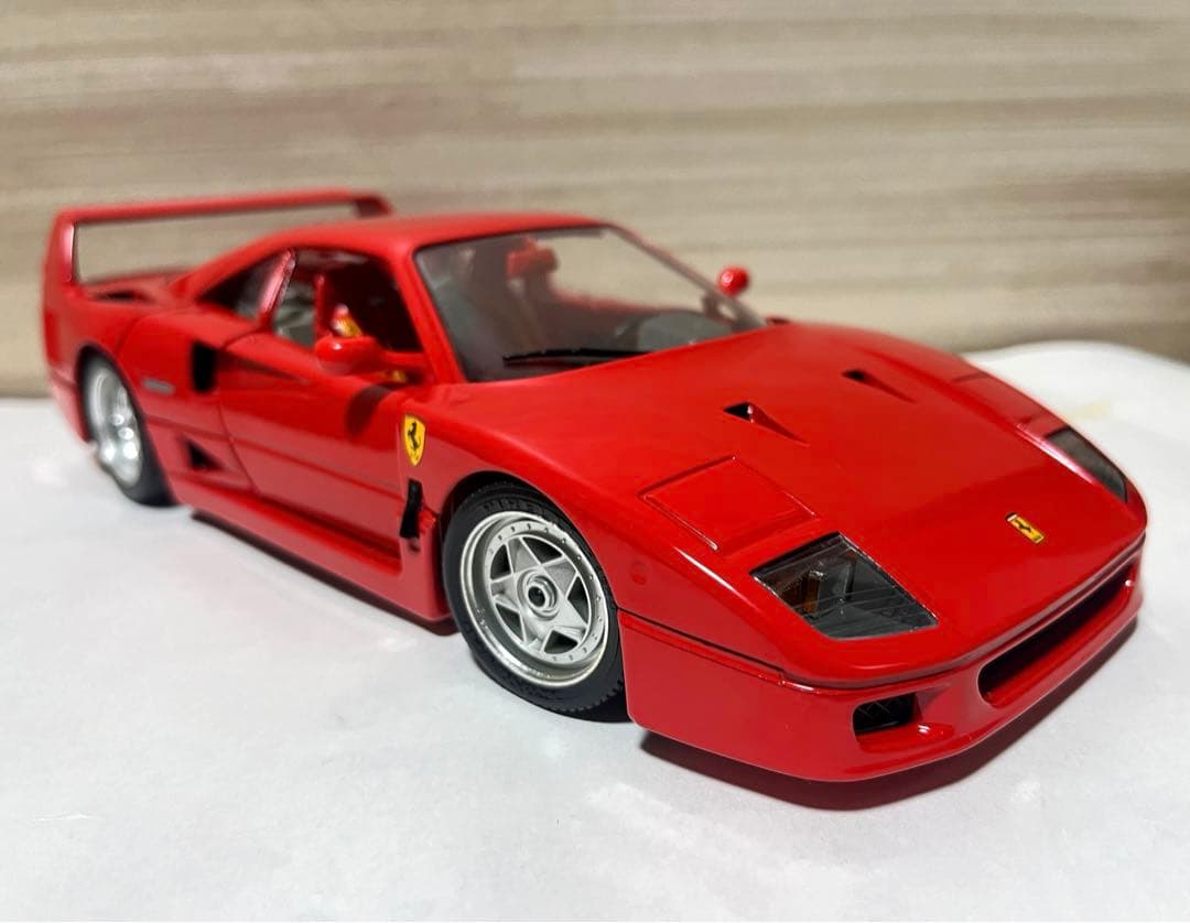 ブラーゴ 1/18 Ferrari F40 (1987) Red