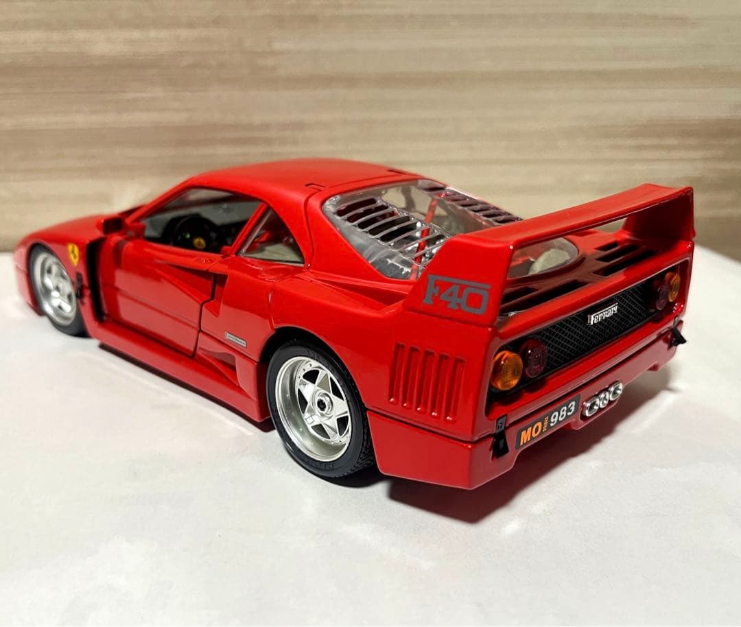 ブラーゴ 1/18 Ferrari F40 (1987) Red