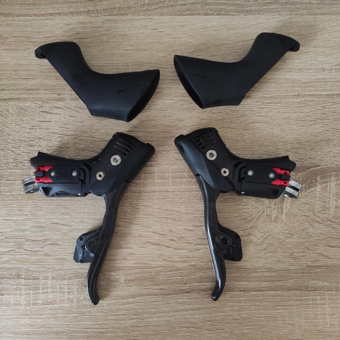 SRAM RED eTap AXS シフター（左右セット）になります