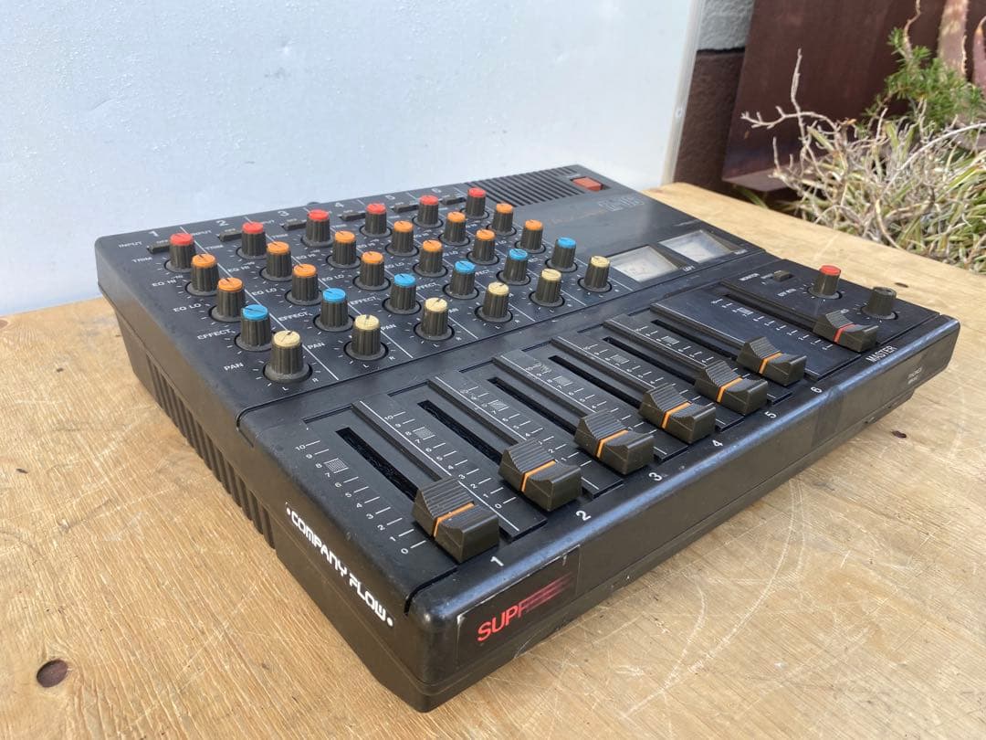 TASCAM M-60 ミキサー　中古品
