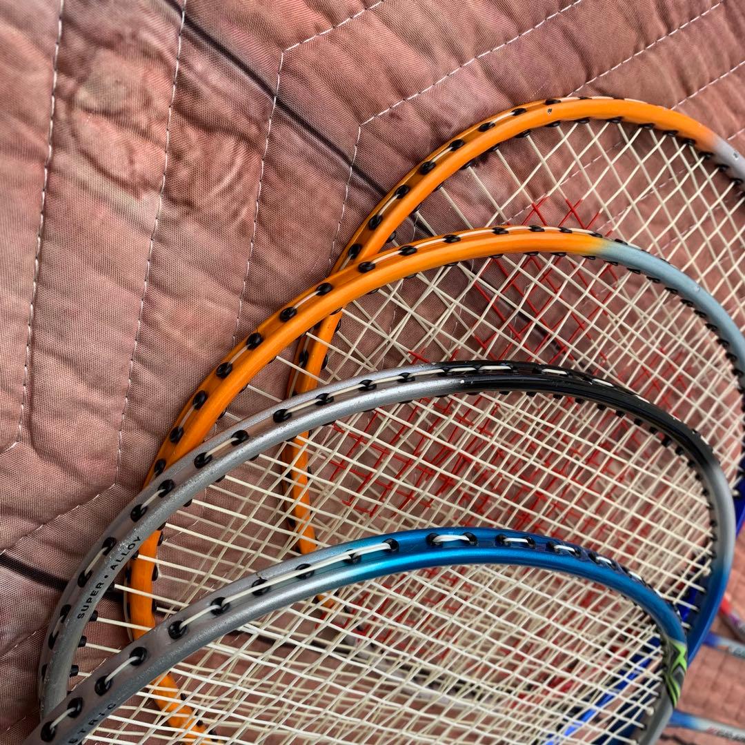 YONEX バドミントンラケット　まとめて４本