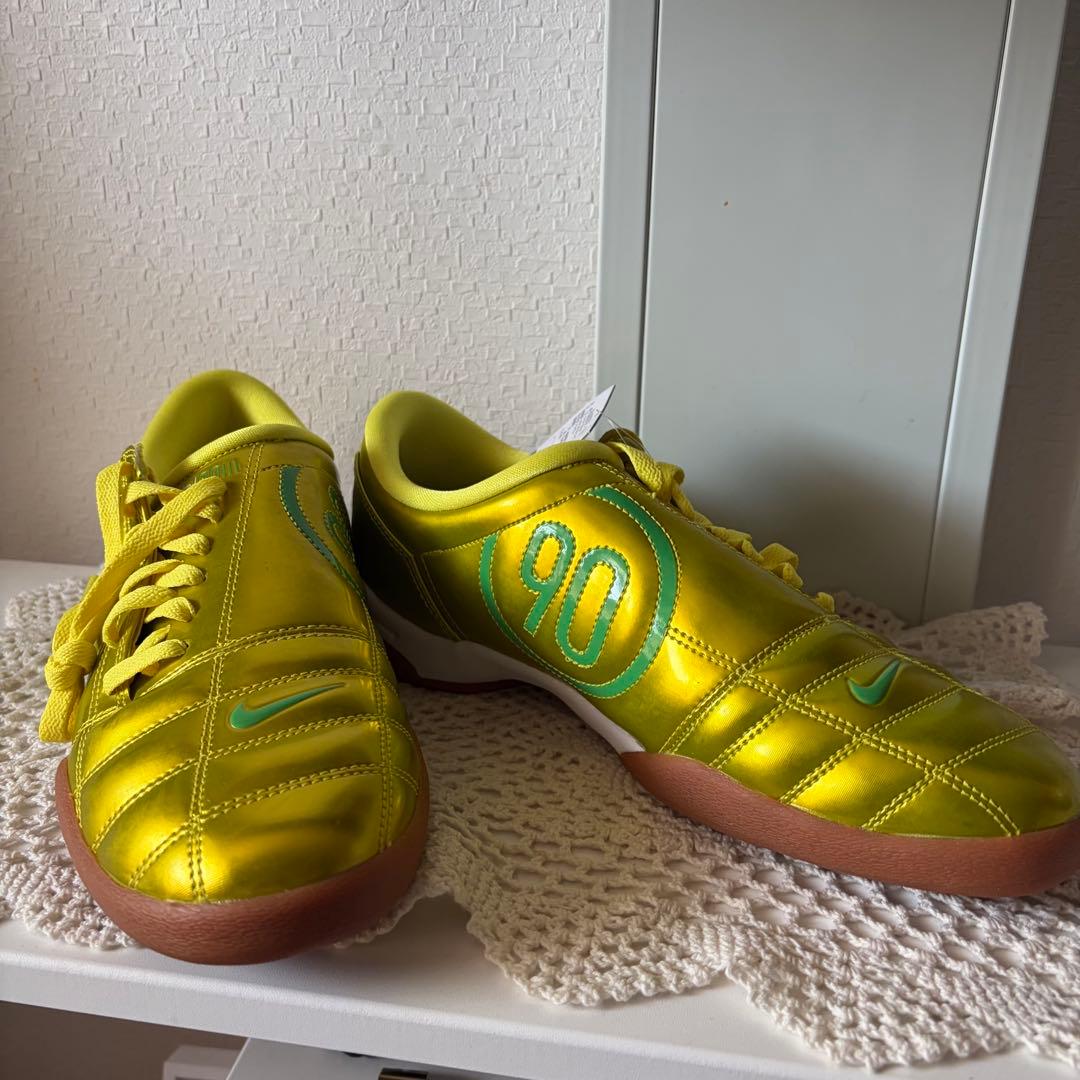 新品未使用 NIKE トータル 90 Dynamic Yellow total