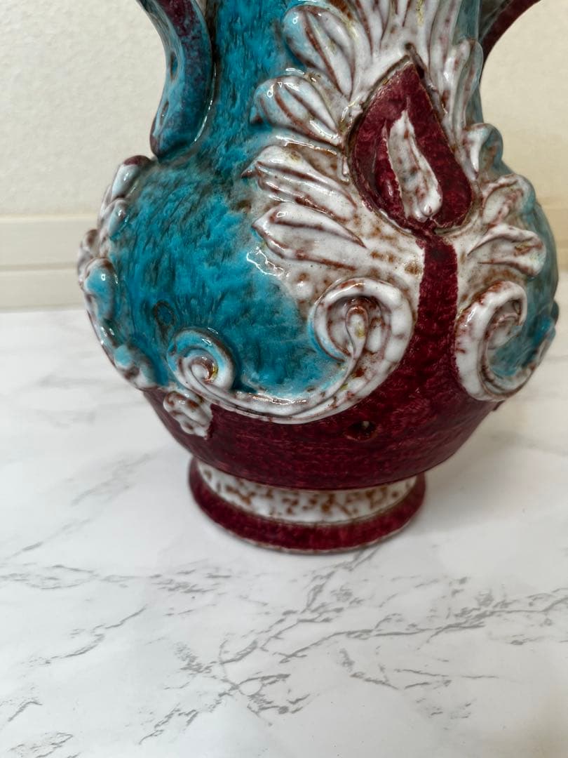 【新品】イタリア製　青と赤の装飾的な陶器花瓶