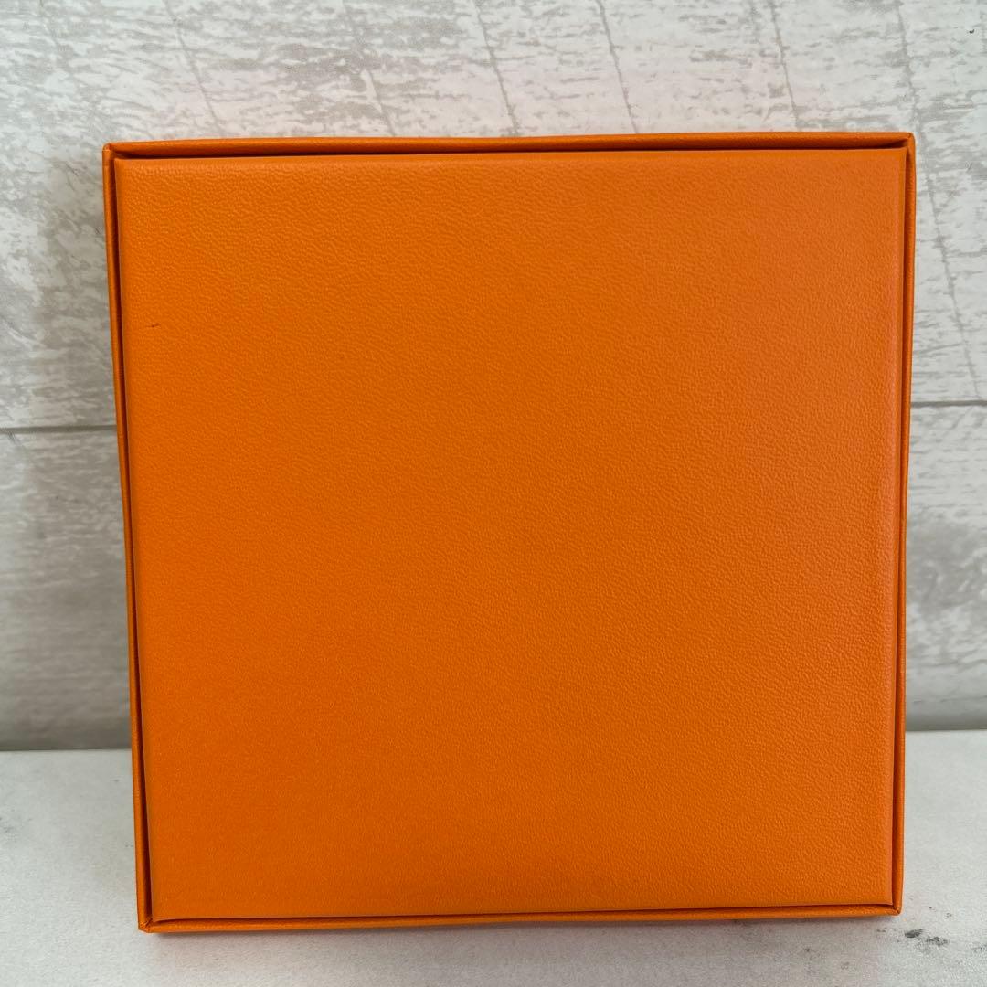 新品エルメス HERMES ハンカチ Hレリーフ ブルーシエル×ホワイト Hロゴ