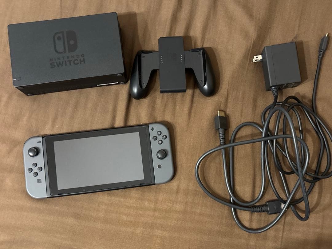 Nintendo Switch本体、グレー