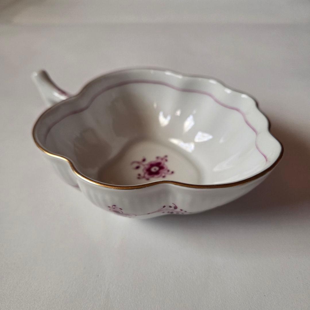 未使用　ロイヤルコペンハーゲン　パープルフルーテッド　リーフディッシュ