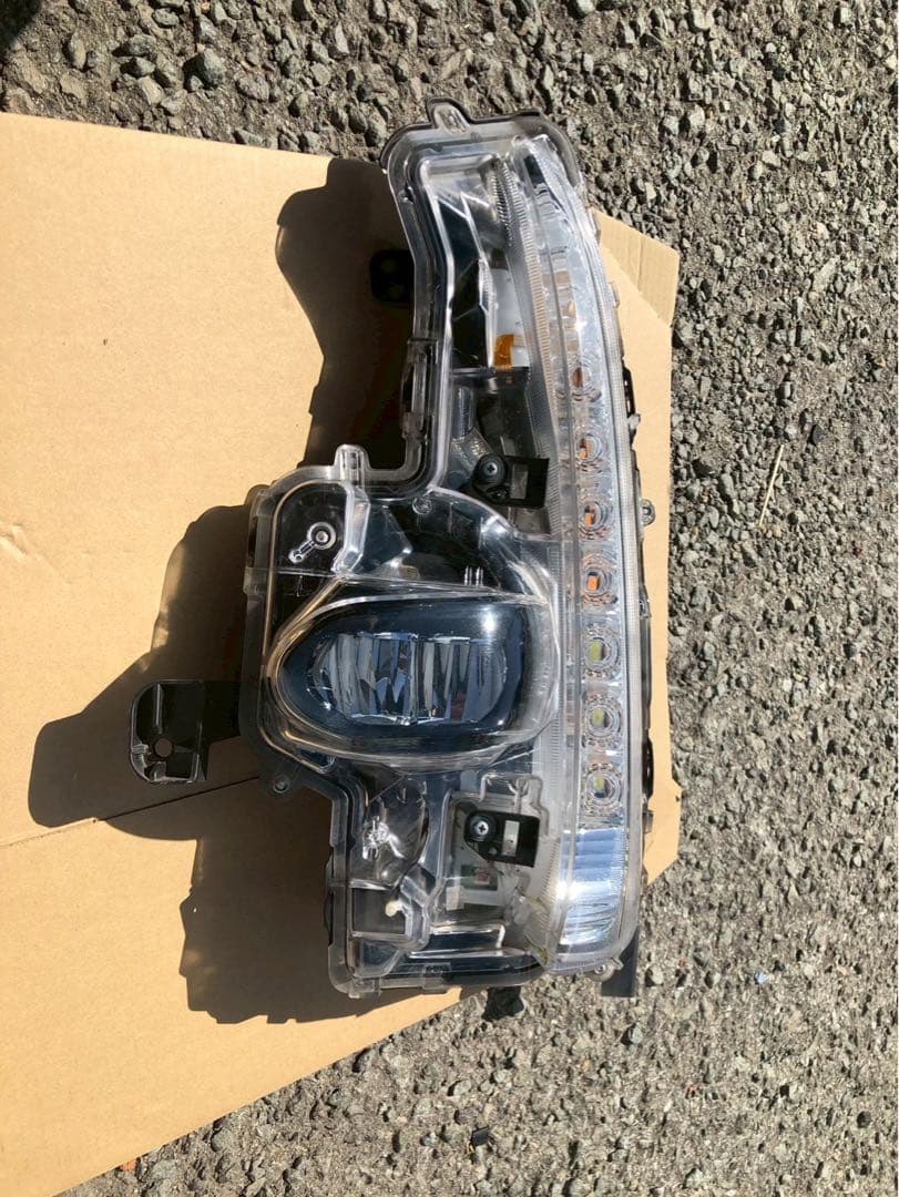 【美品】プリウスPHV ZVW52 純正　フォグランプ　加工ベース