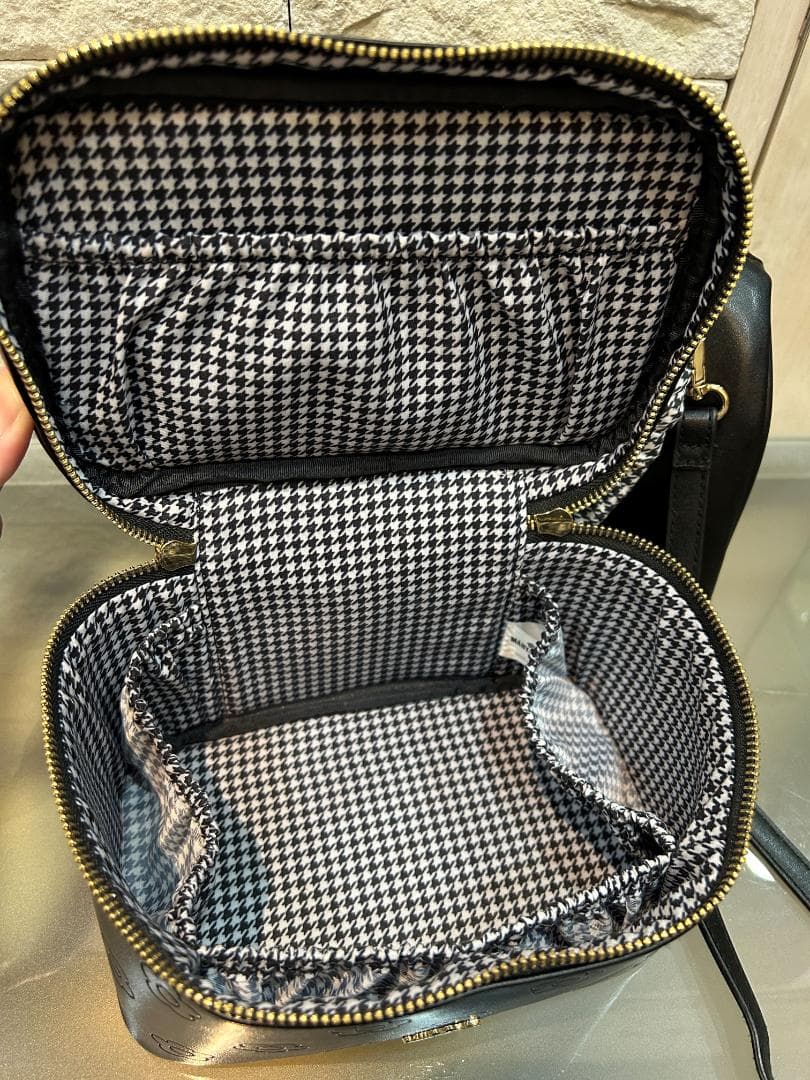 中古品 MARY QUANT ＆ ディズニー コラボ ボストン バニティポーチ