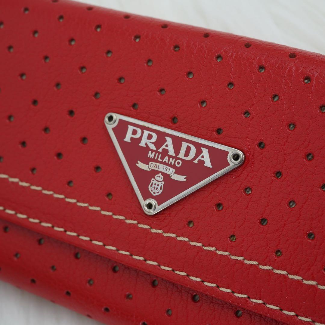 未使用展示品　箱・カード付き　PRADA プラダ　キーケース　三角プレート　赤