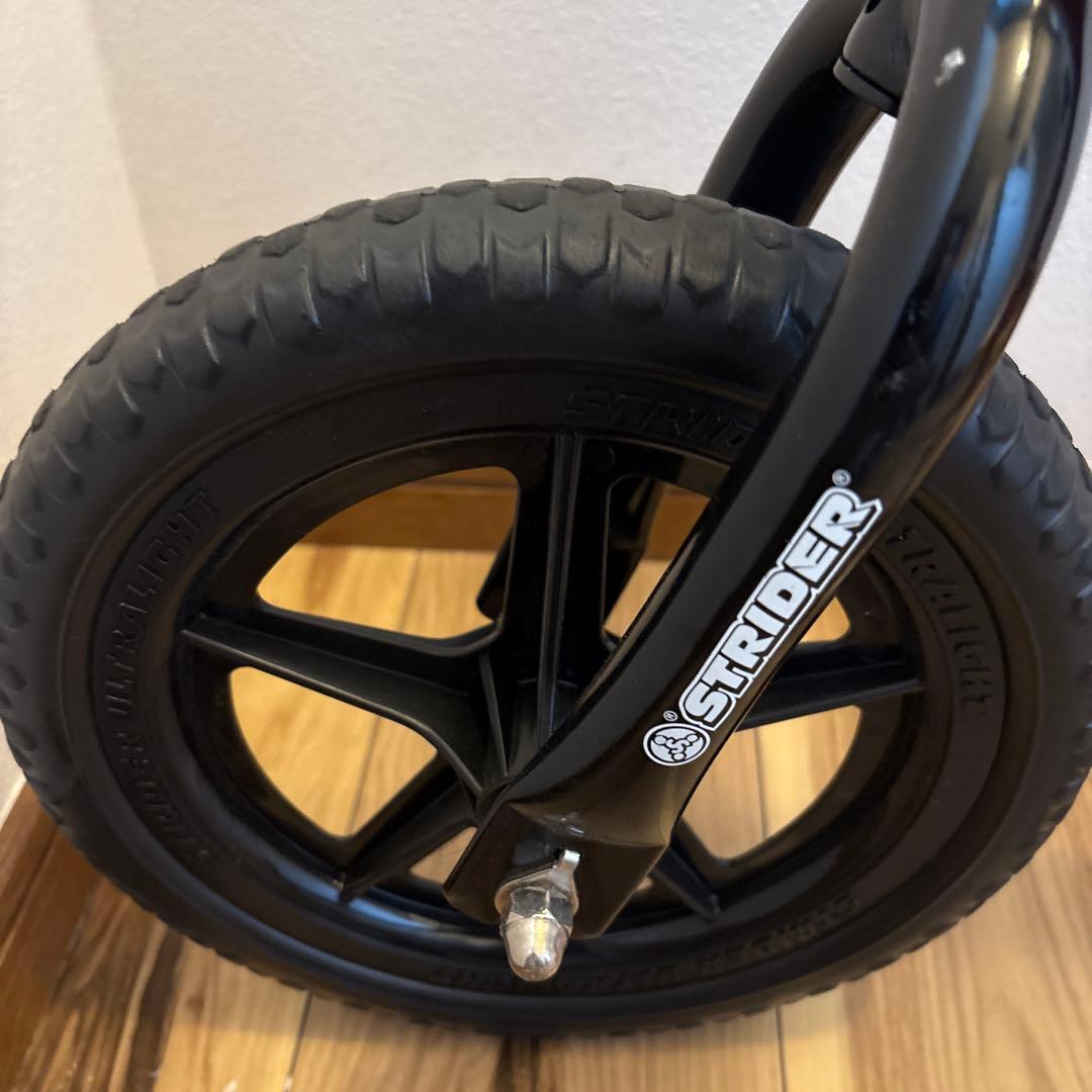 ストライダースポーツ　レッド　赤　12インチ日本正規品