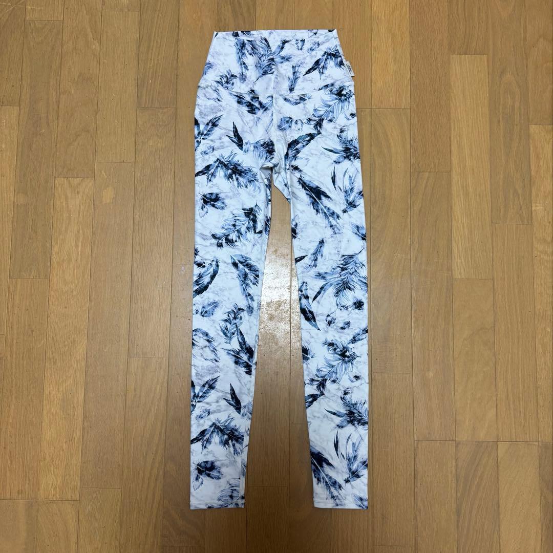 ※お値下げ※【julier】リーフ柄ストレッチフィットパンツ(新品未使用)