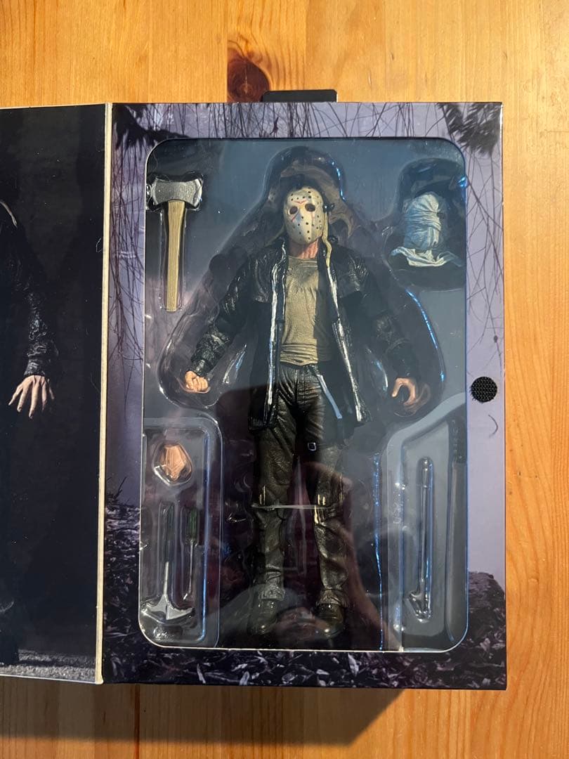 NECA Friday the 13th Jason Voorheesフィギュア