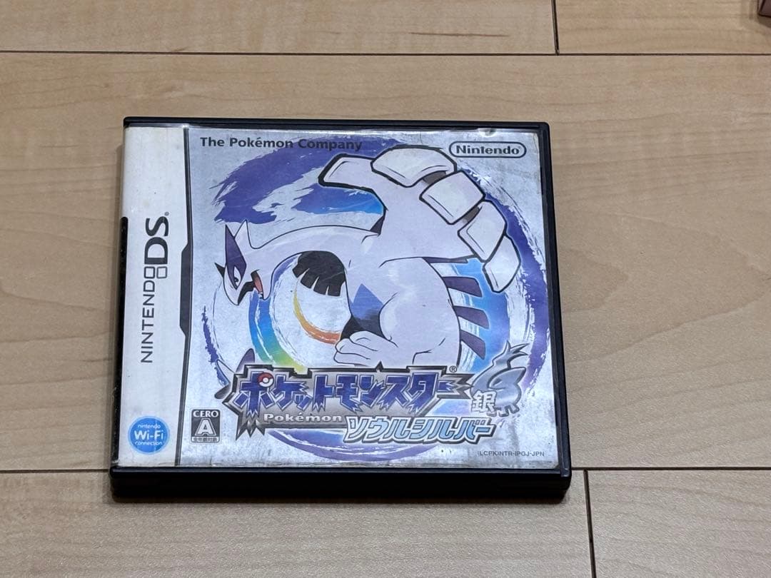 ニンテンドーDS ポケットモンスター　ソウルシルバー　ハートゴールド　セット売り