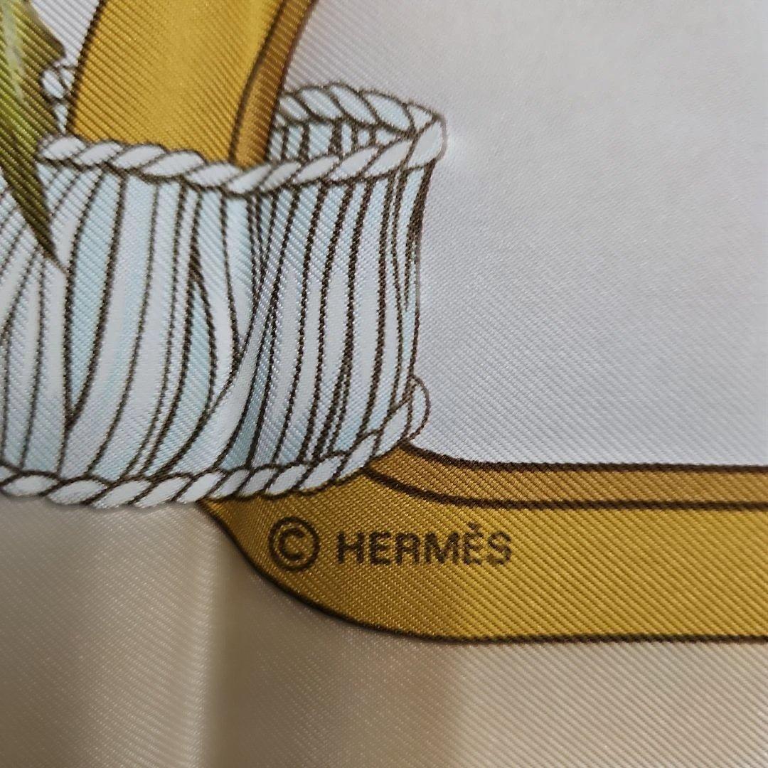 エルメスHERMES カレ90 REGINA 女王陛下 スカーフ 黄色他