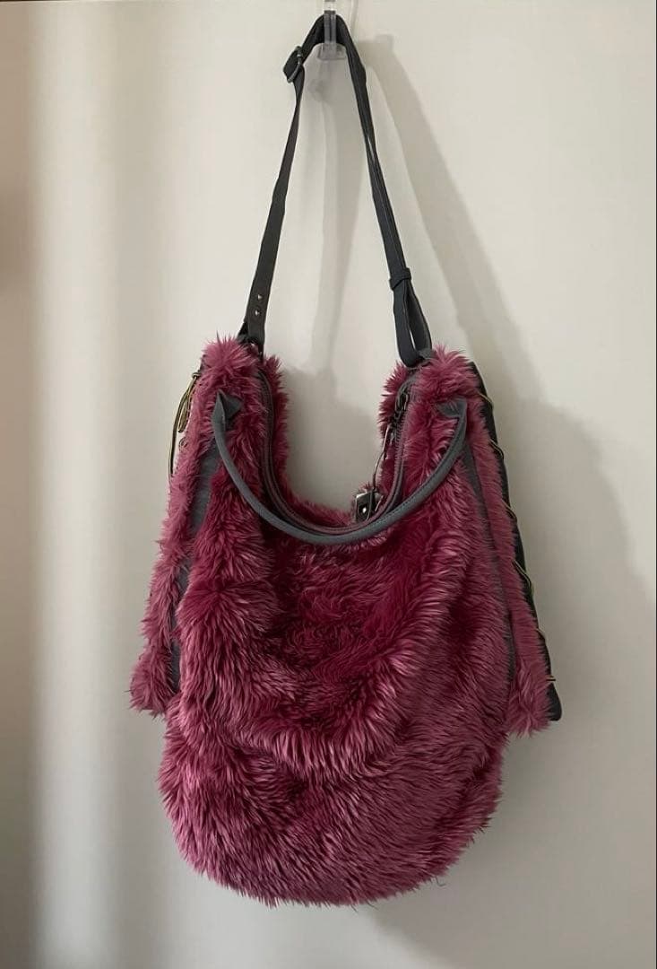 【DIESEL】新品ピンクファーバッグ【送料込み】