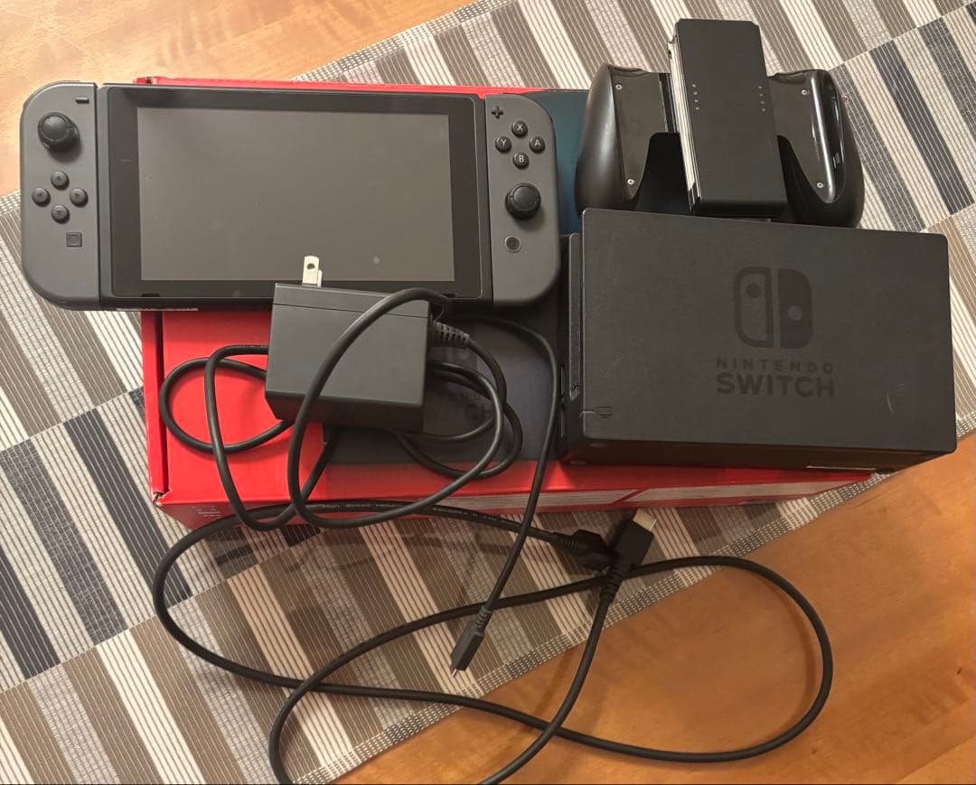Nintendo Switch 本体 グレージョイコンストラップなし