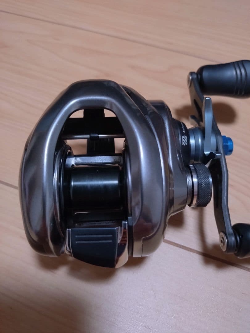 シマノ 15メタニウムDC右ハンドル ノーマルギア ZPIハンドル付き