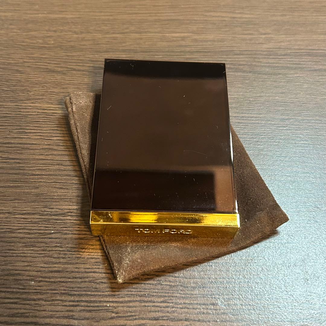 トムフォード　アイカラークォード　サスピション