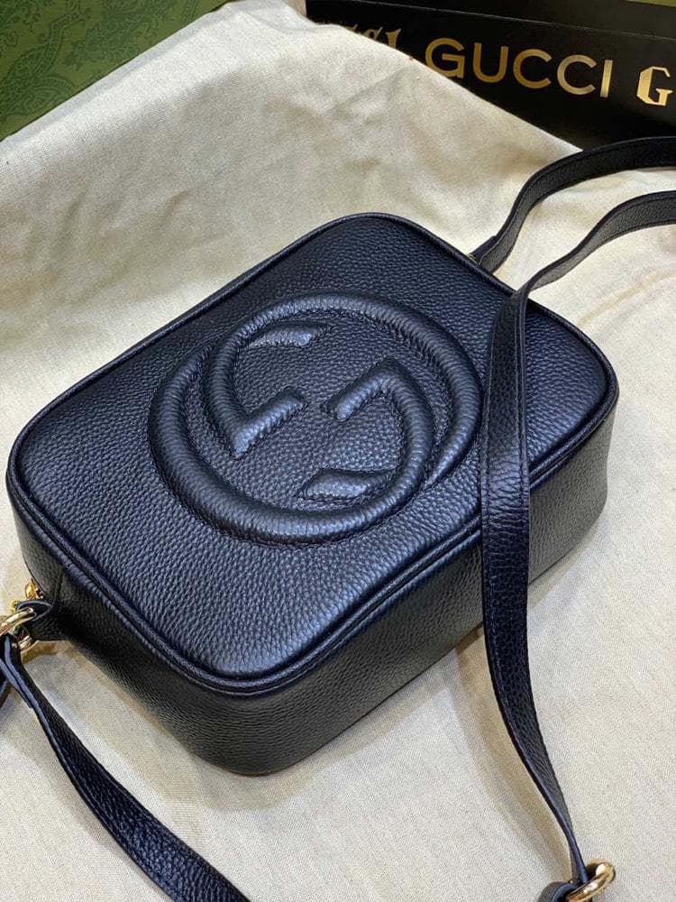 GUＣＣI ブラック レザー ショルダーバッグ