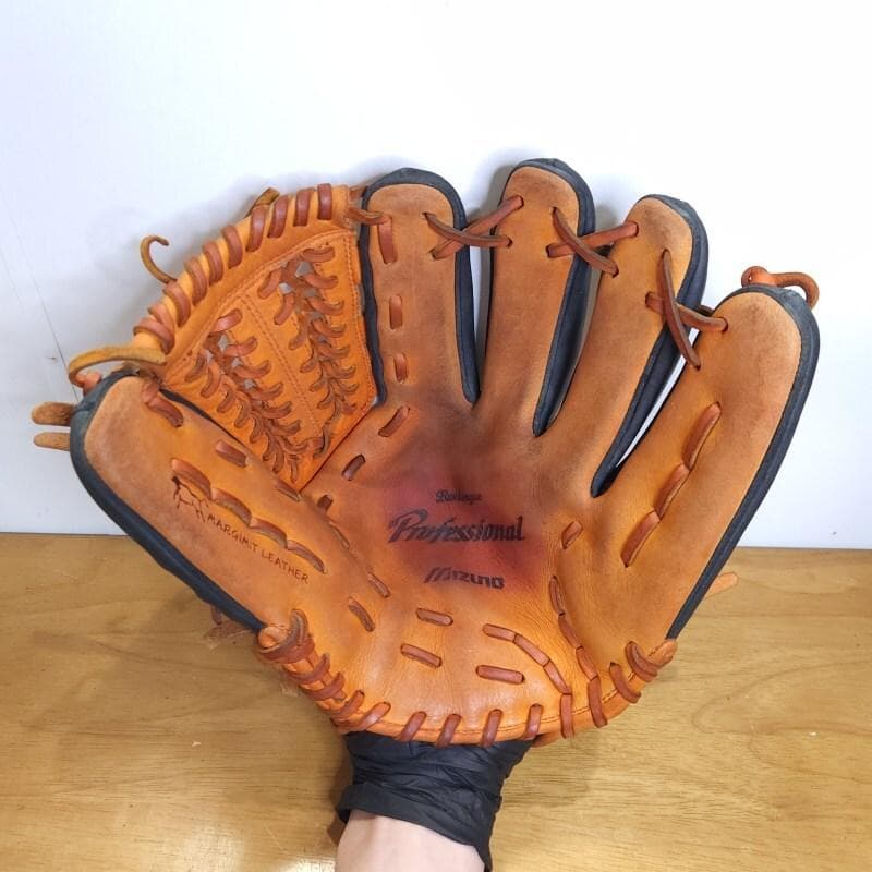 ミズノ 小笠原道大モデル 限定 ジャイアンツカラー 内野用 軟式グローブ