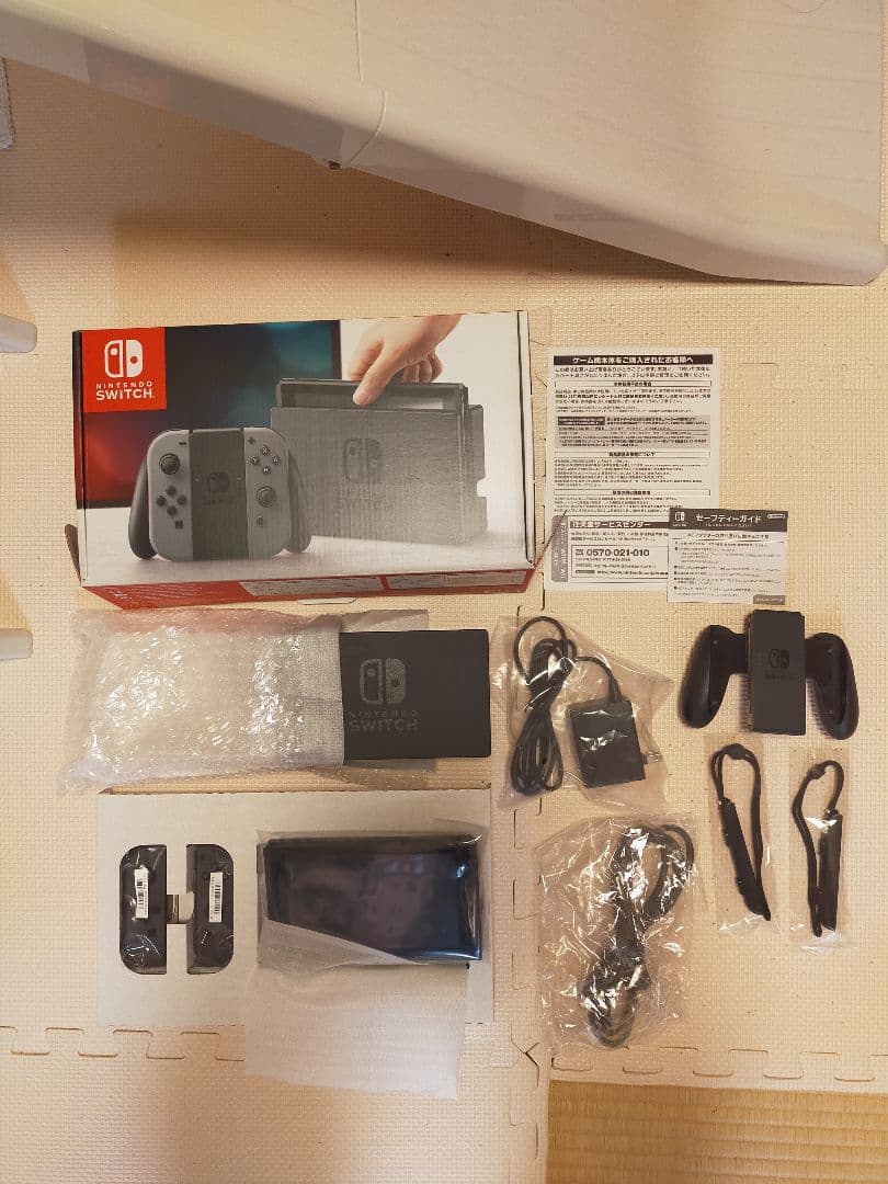 ニンテンドースイッチ 一式 純正プロコン＆ゼルダポーチ付