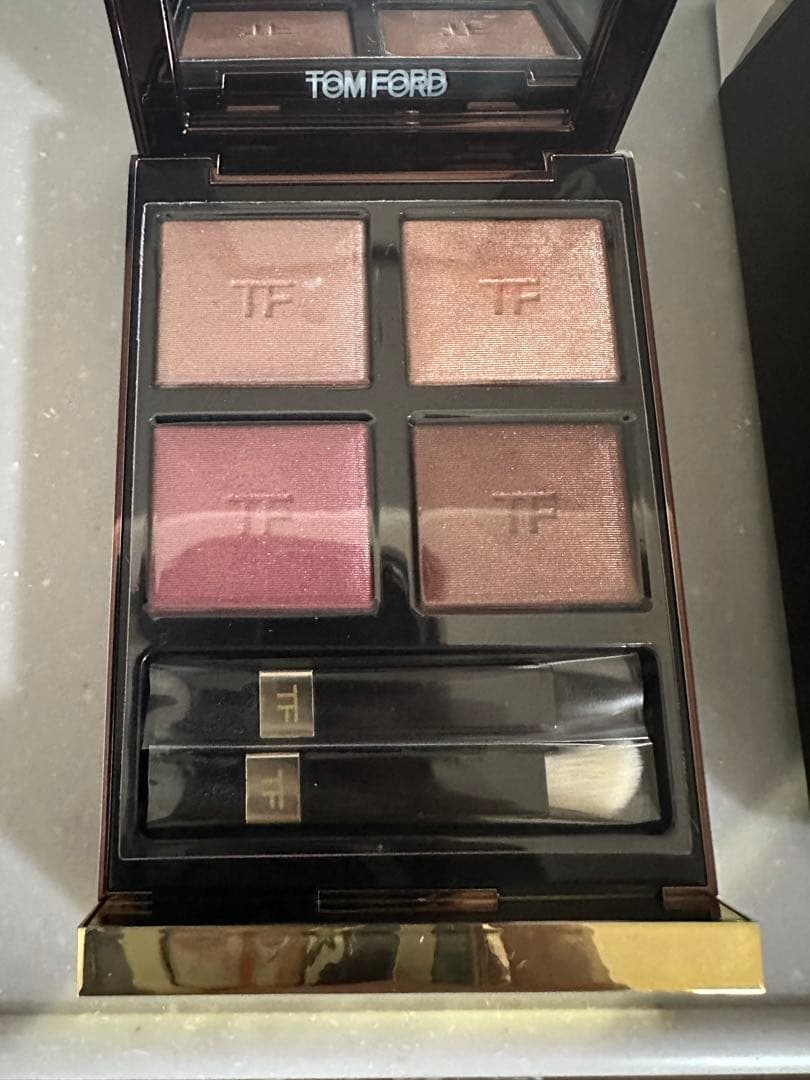 TOM FORD アイシャドウパレット 4色セット　アイカラークォード42A