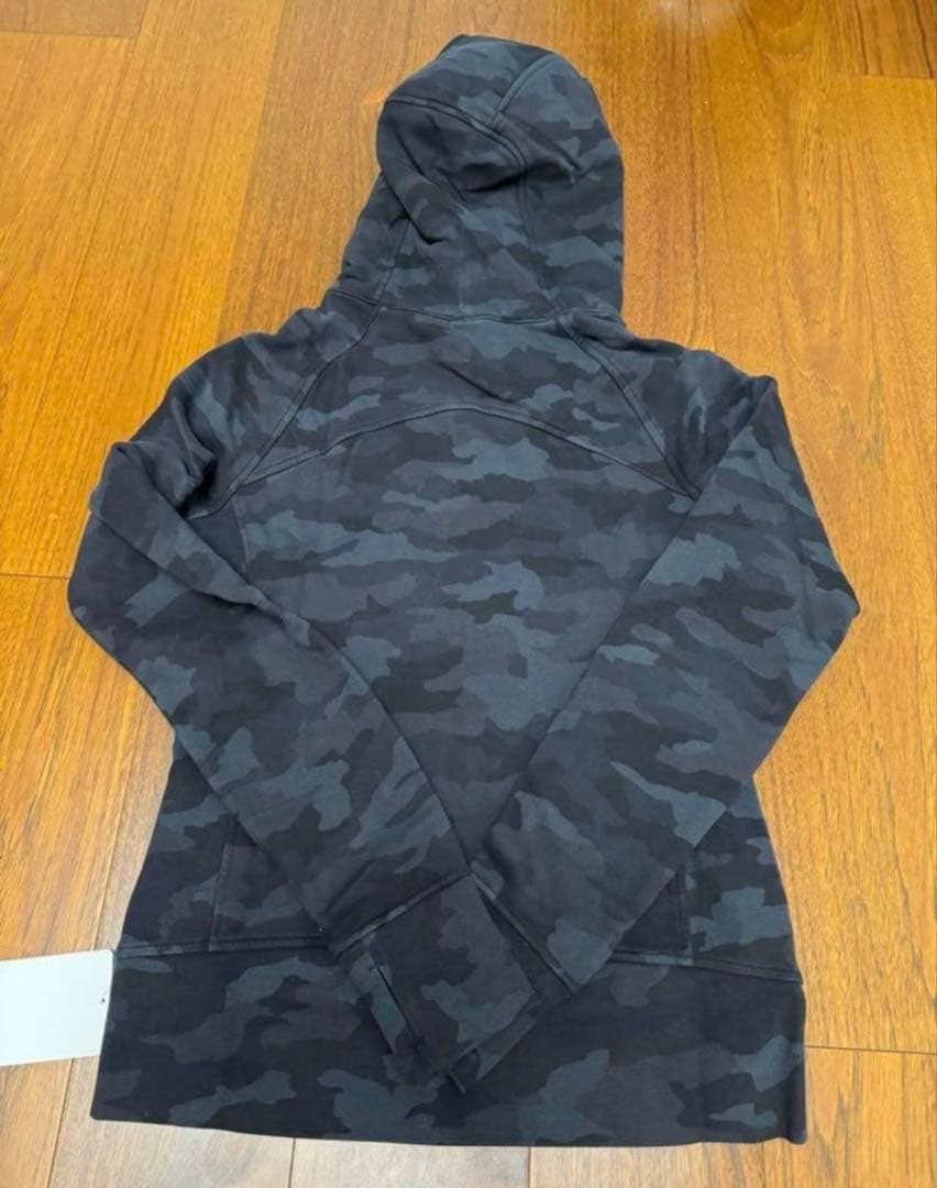 新品未使用　Lululemon ルルレモン　パーカー　裏起毛　レディース