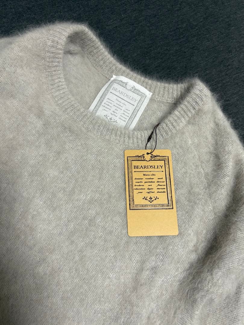 【新品】BEARDSLEY ファーニットポンチョ　ライトグレー