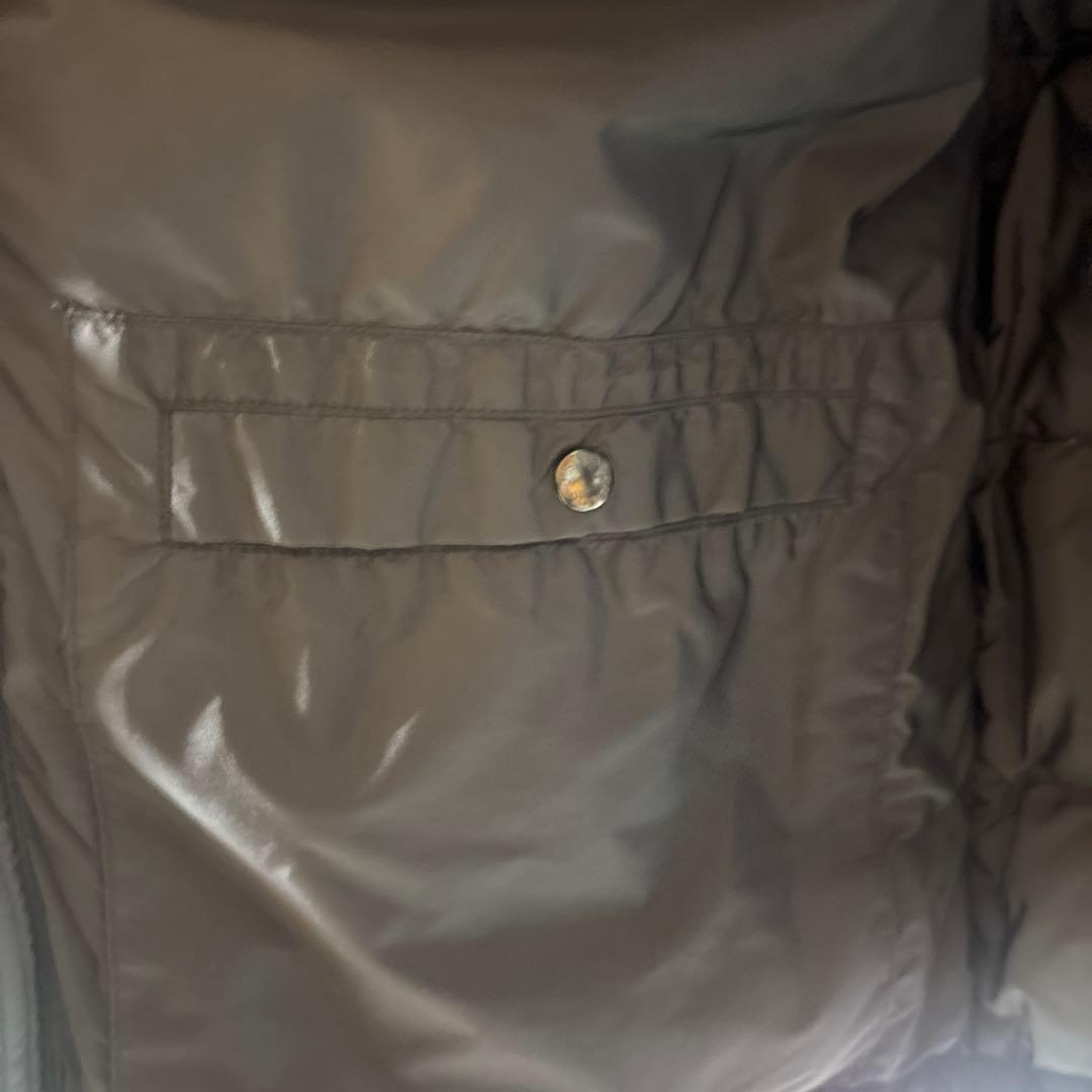 PRADAダウンベスト　ジッパーポケット付き　サイズ48