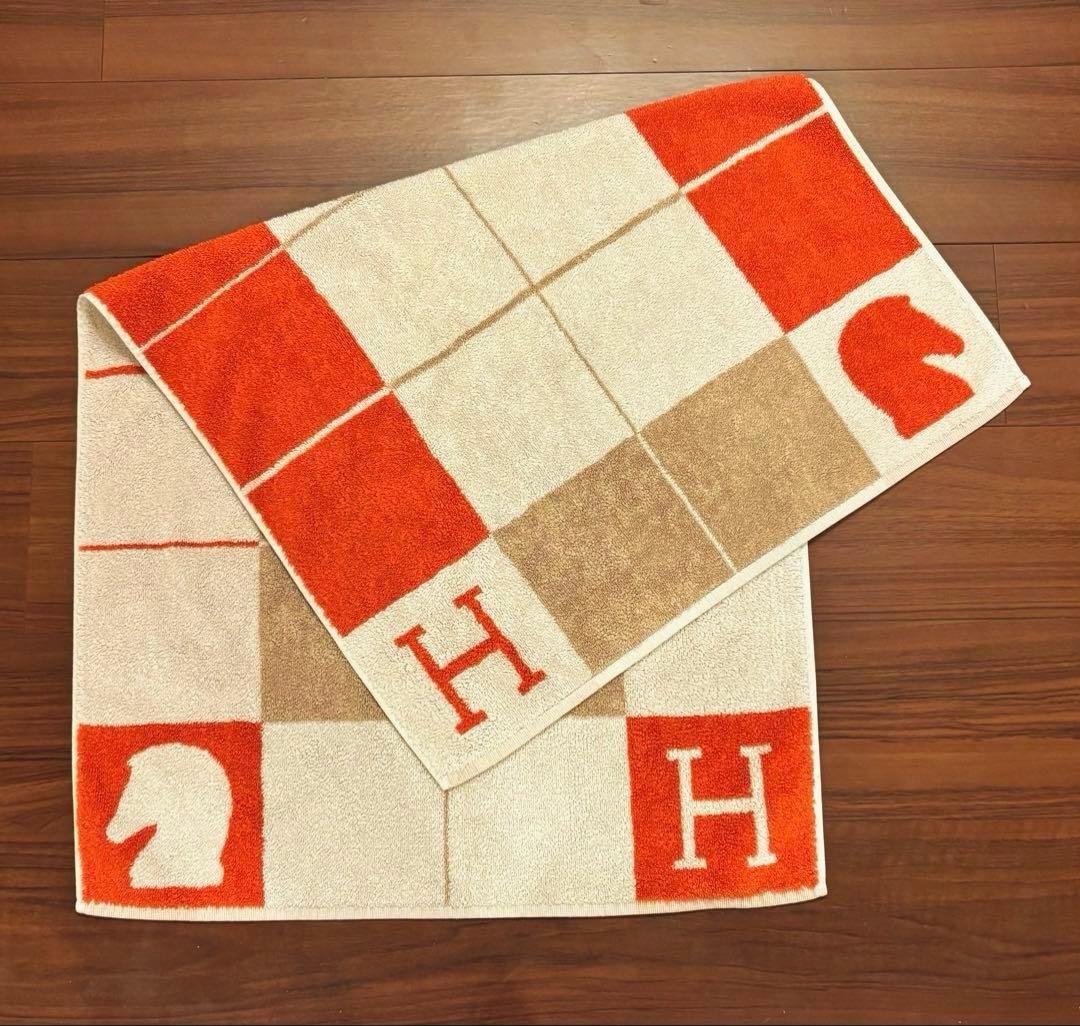 HERMES エルメス タオル アヴァロン レッド 大きめ 54㎝×94cm