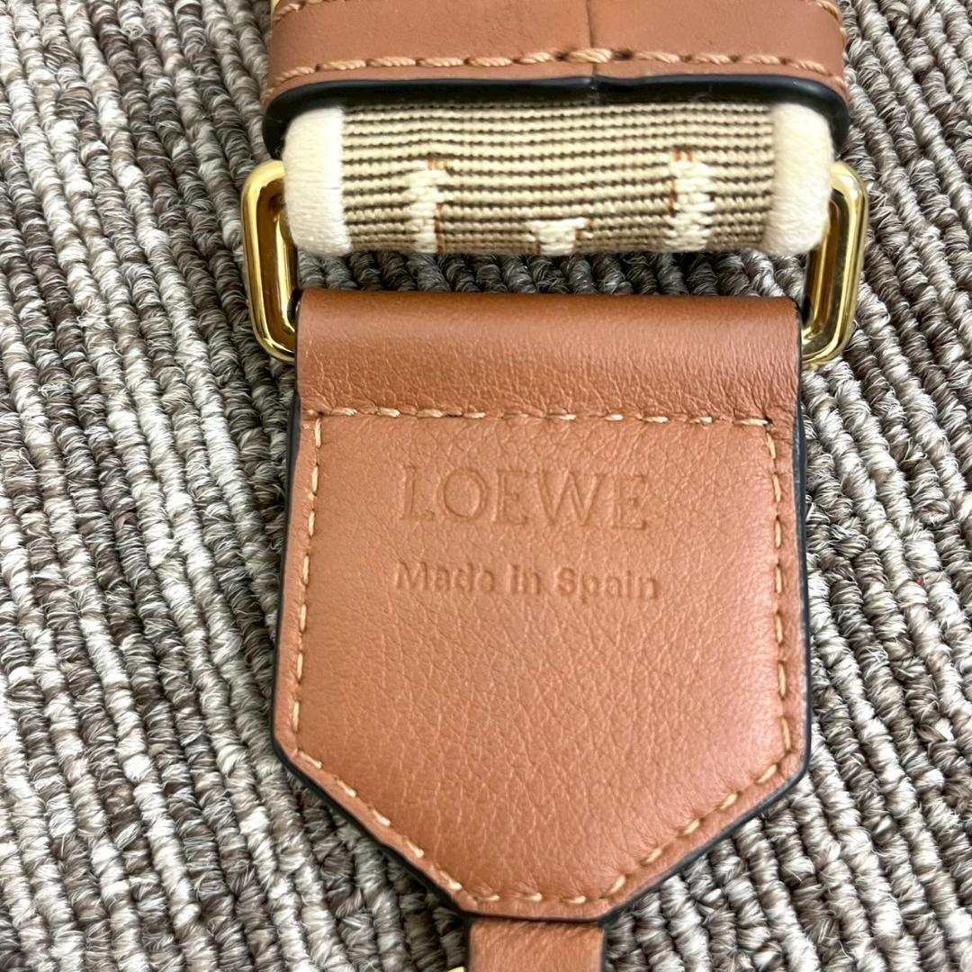 未使用　LOEWE　ロエベ　ショルダーストラップ　アナグラム　ロゴ